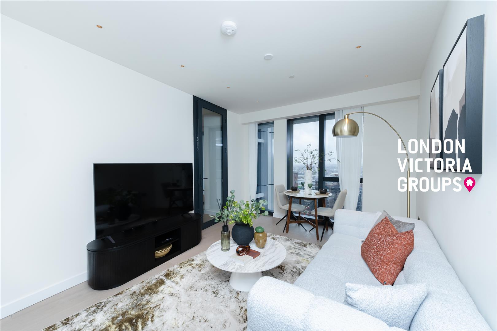 1 bed property in 1 Nine Elms Lane, London